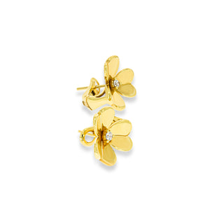 Radiant Blossoms! Diamond stud Flower Earrings, 18k yellow gold heart-shaped petaled flower and a round sparkling diamond in it's center.