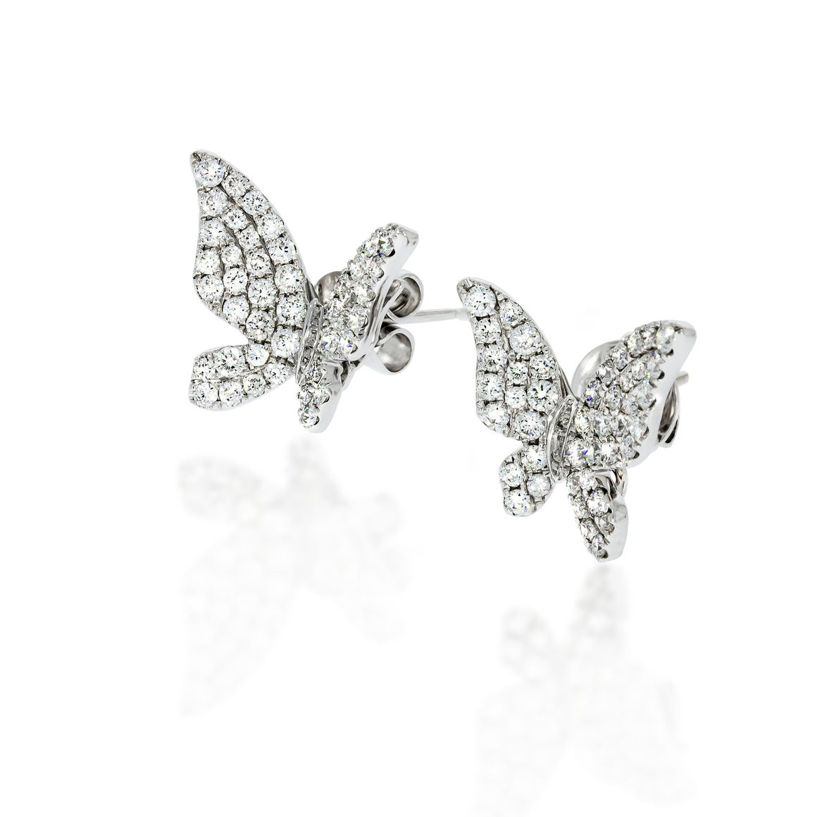 Delicate and dazzling Butterflys Diamonds earings. 18k white gold set with 1.04ct dazzling diamonds. Charm of nature’s elegance.