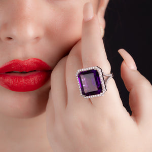 19.05 ct. Purple Amethyst Gemstone & 0.94 round brilliant cut Diamonds Ring in 18K white gold. Engagement Ring.